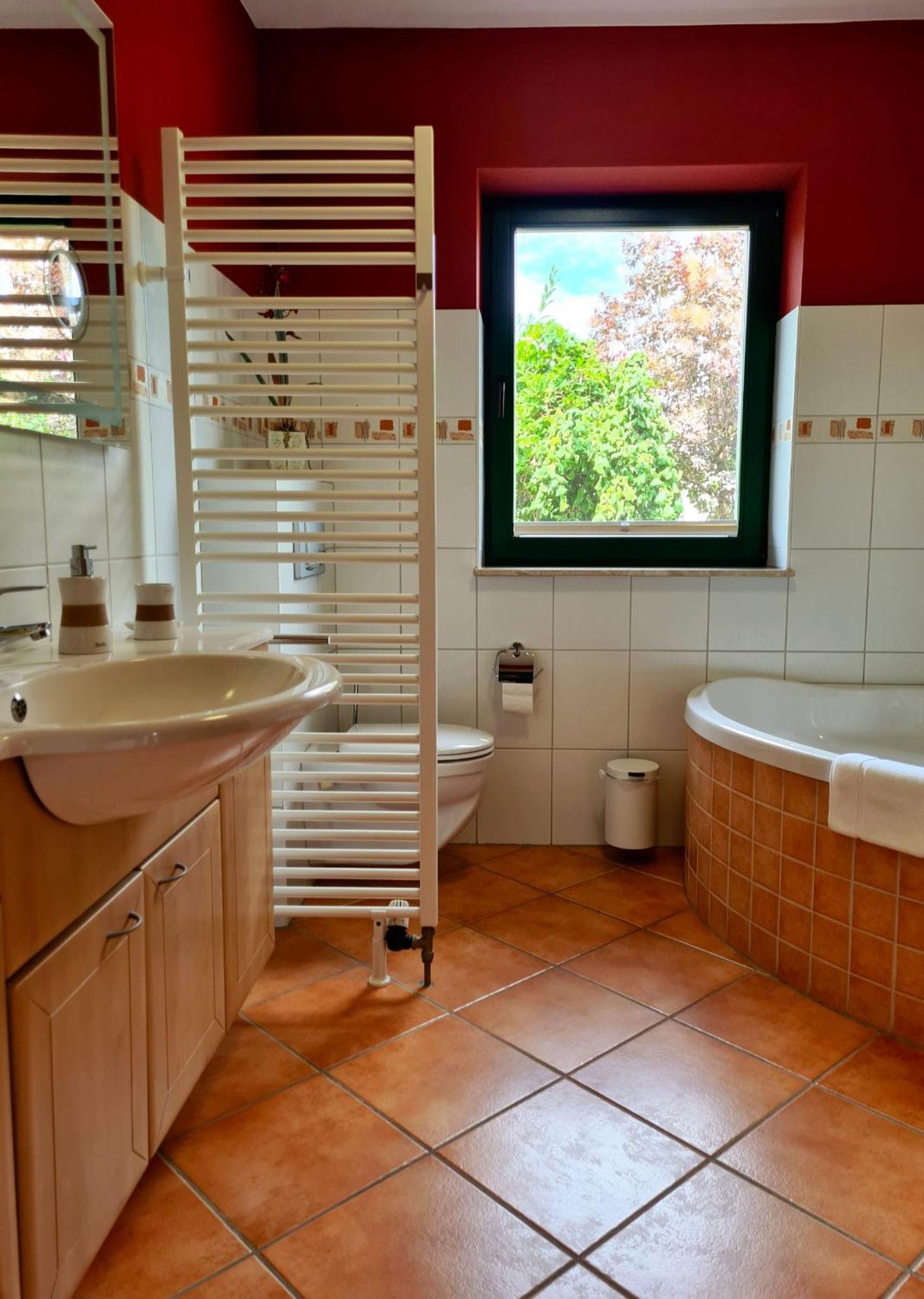 Appartement Uttied Mit Terrasse Und Garten - 4 Sterne Dtv Rambin Ngoại thất bức ảnh